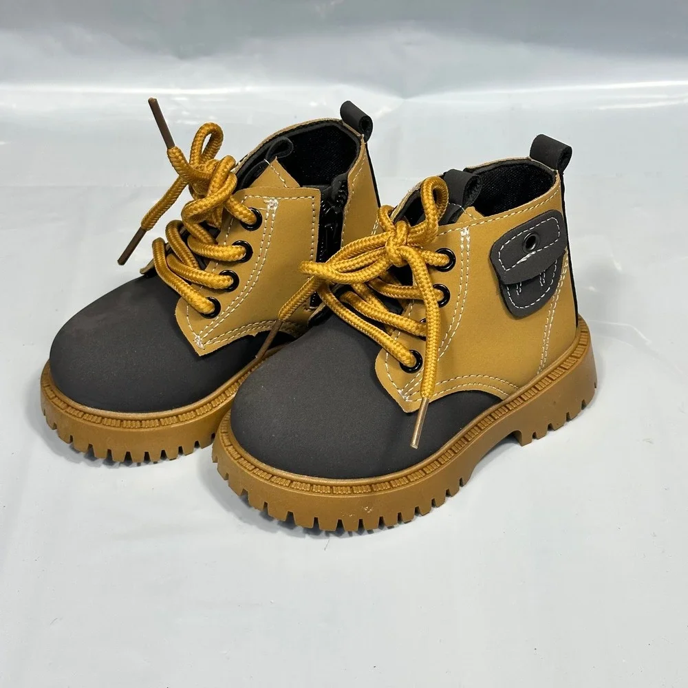 Wu Qing Qun Combat Boots Kids Size 5.5 Yellow Grey‎ Lug Sole Zipper Excellent